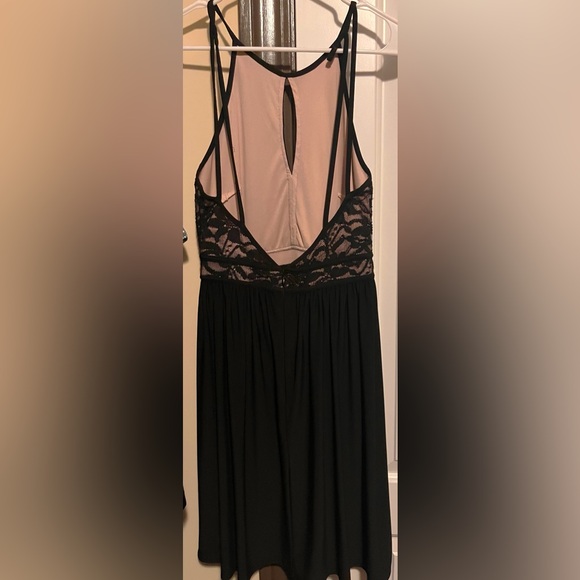 Morgan & Co Black Sleeveless Lace Cocktail Dress - Picture 2 of 3